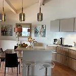 Maison Contemporaine Vue A Ιέρ