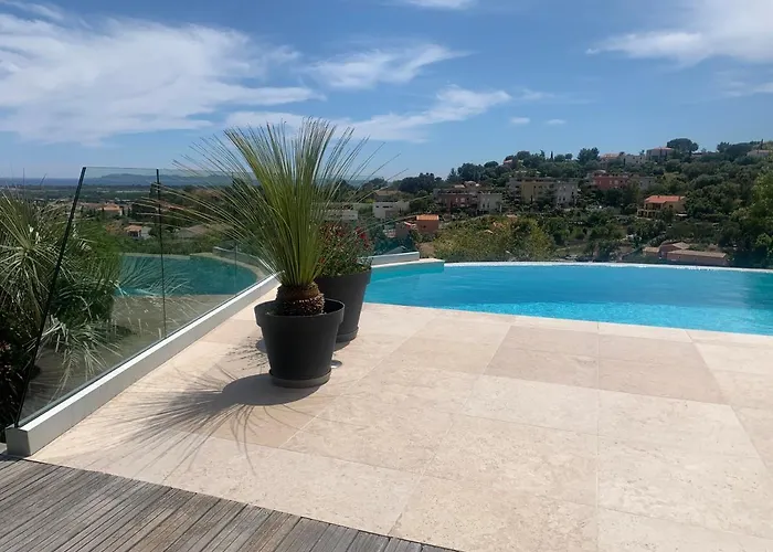 Maison Contemporaine Vue A * Hyeres